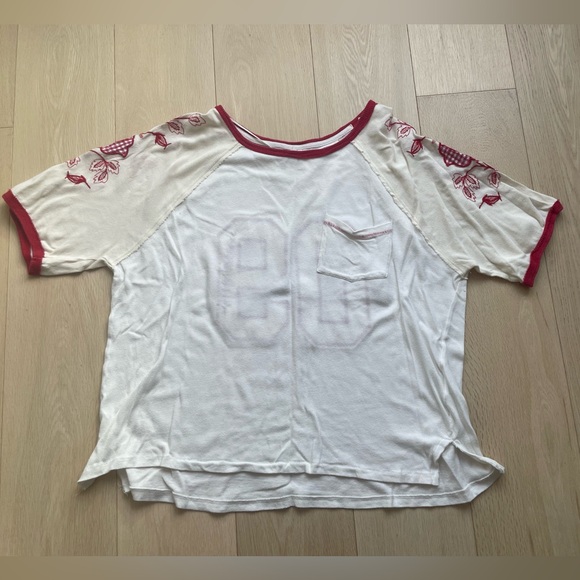 📍We The Free White and Red Embroidered Jersey Top 😍 - Picture 2 of 4